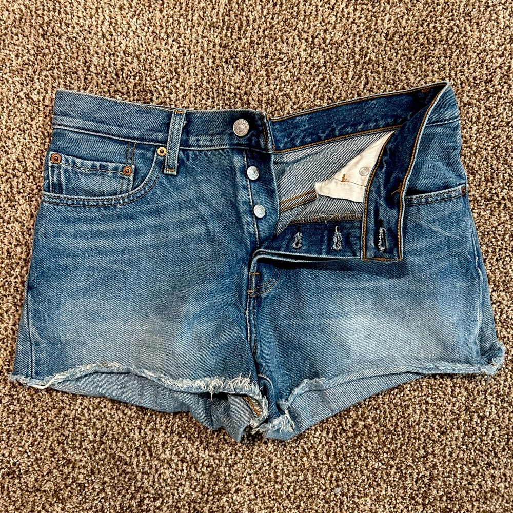 Levi’s button fly Jean shorts